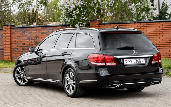 Mercedes-Benz Klasa E cena 62900 przebieg: 208000, rok produkcji 2013 z Warszawa małe 667